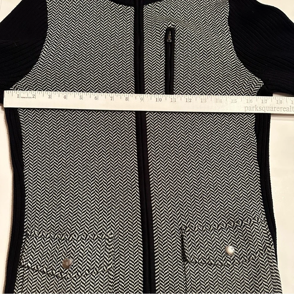 Lauren Womens Sweater Sz Medium Black& White herringbone design VGC